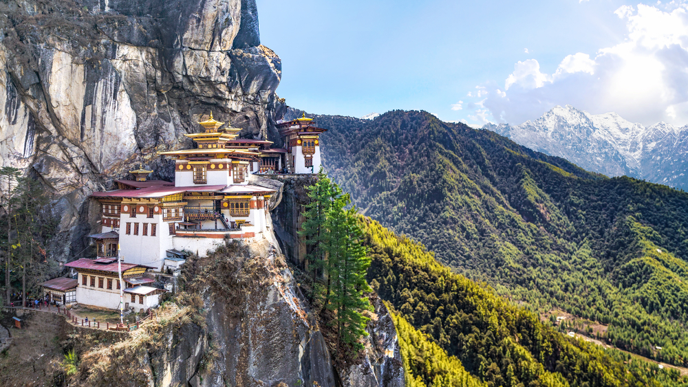 Bhutan:Where Buddhist Culture Is Preserved in Monastery Atop Mountains