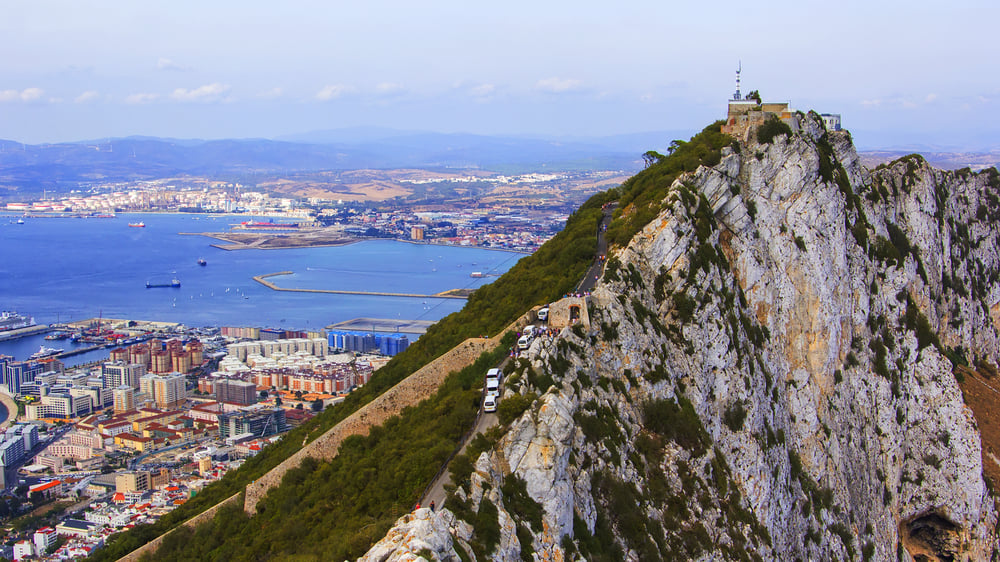 Gibraltar:A Refreshing Piece of a British Break from the Cádiz Towns’ White Houses and Spanish Cuisine
