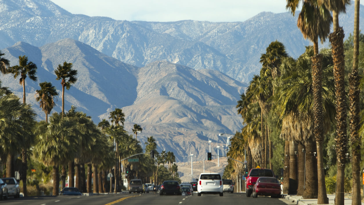 Palm Springs：A Hot Spring Oasis in the Sonoran Desert
