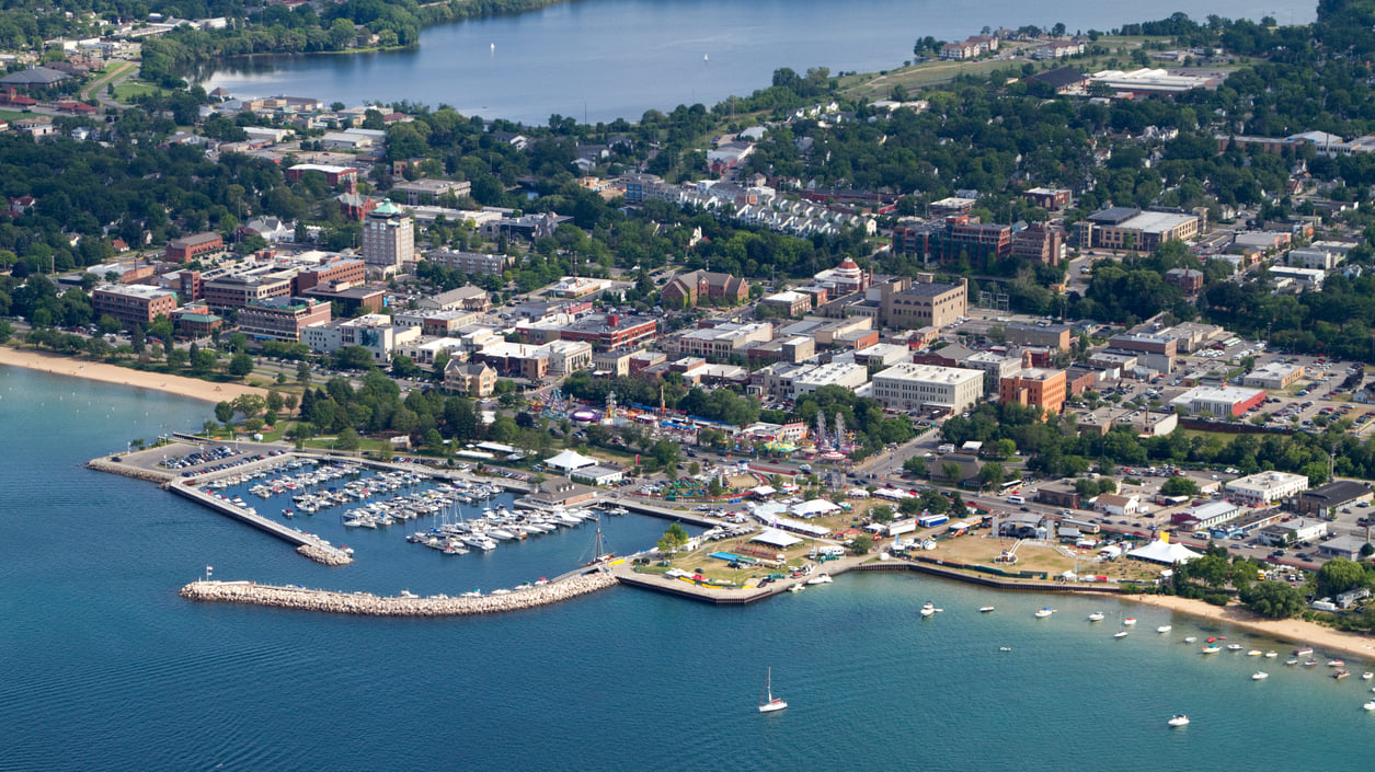 Traverse City：The City of Cherries and Fun