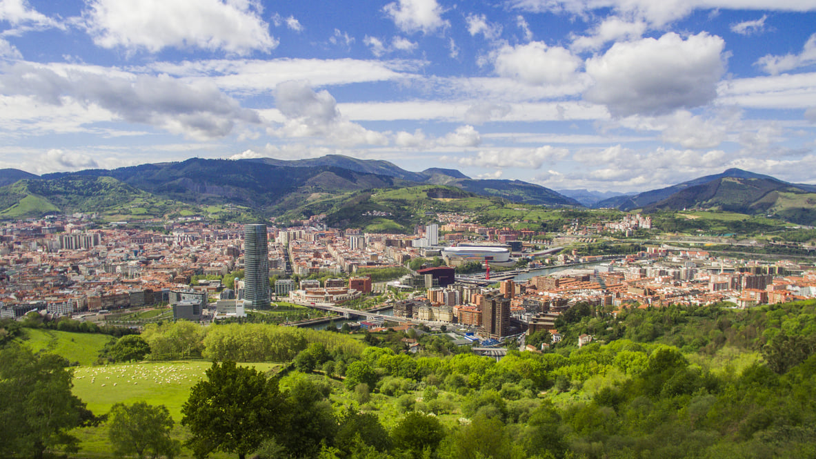 Bilbao : Biscay Province’s Largest City with Amazing Architecture and Breathtaking Landscapes