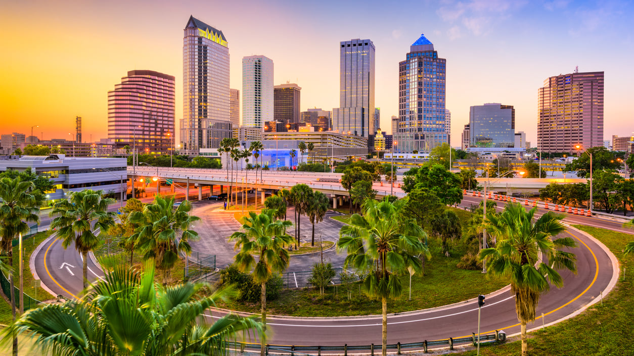 Tampa:Boasting As the Economic Center of Western Florida Sprawling with a Number of Complexes