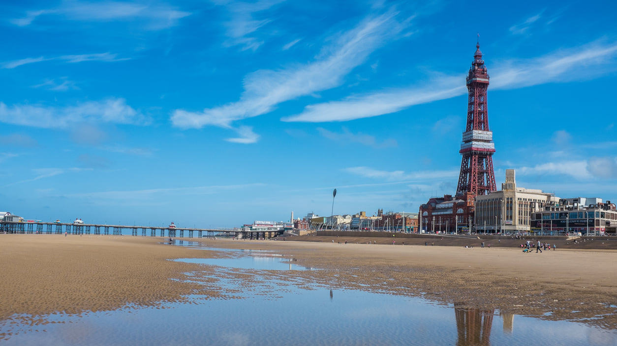 Blackpool:One of the Most Important Coastal Cities in Britain that Has Wonderful Tourist Attractions