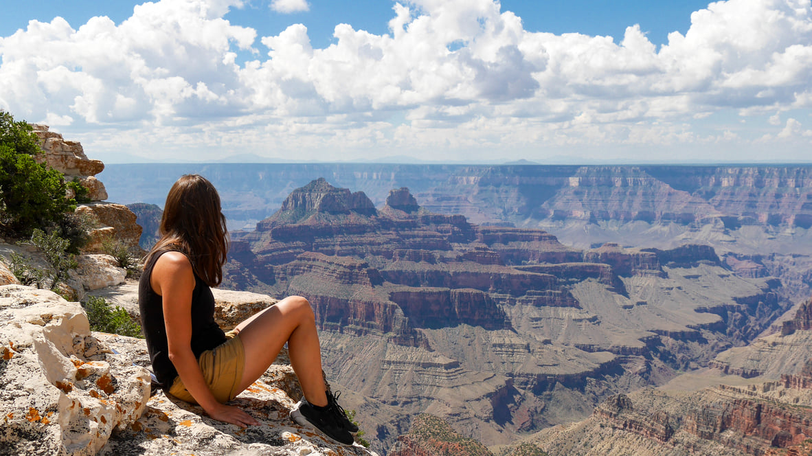 Grand Canyon:A River Valley Home to Extreme Sizes and Colorful Landscapes