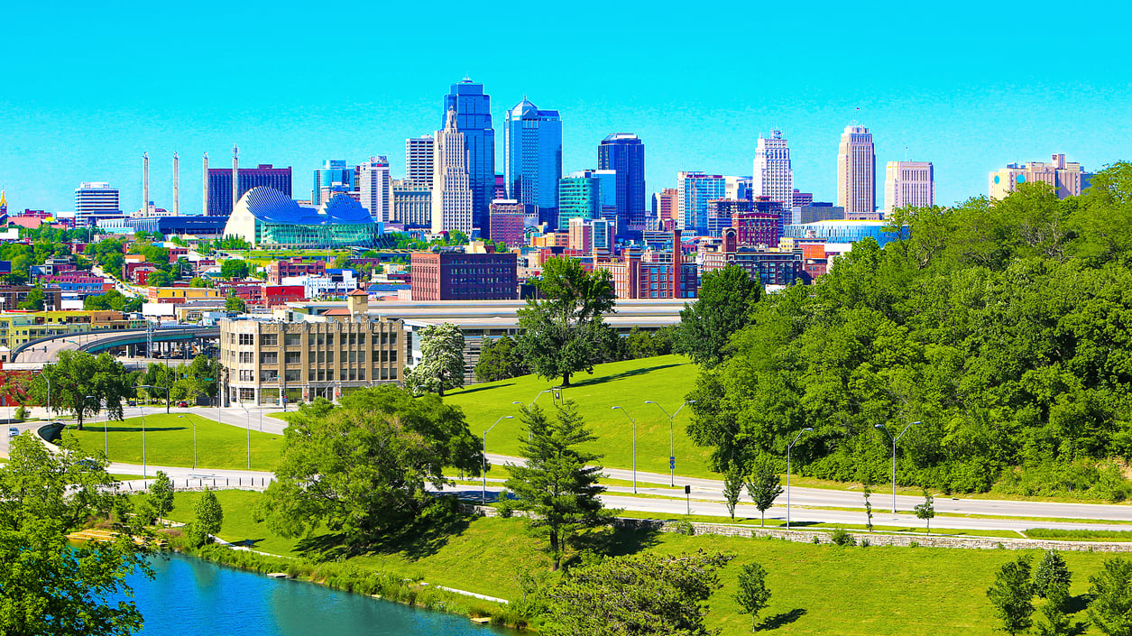 Kansas City:A Blend of Museums, Beautiful Gardens, and Nightlife~