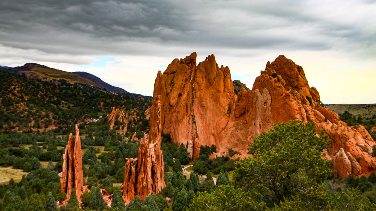 Colorado Springs：A City of Amazing Rock Formations and Sightseeing Attractions