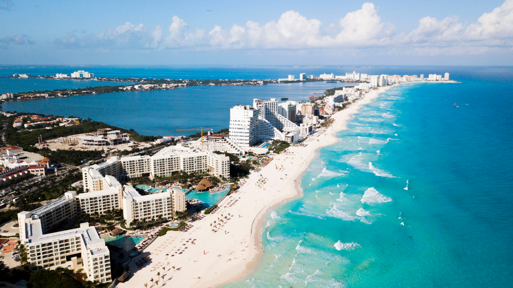 Cancún : The Perfect Balance of Pristine Beaches and Electrifying Nightlife